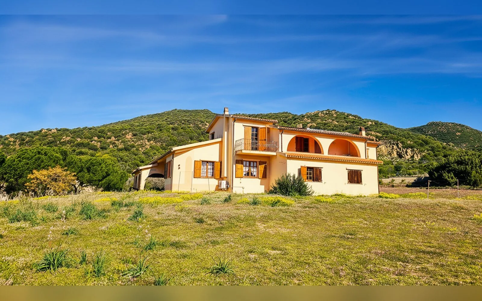 Villa Jolies, 