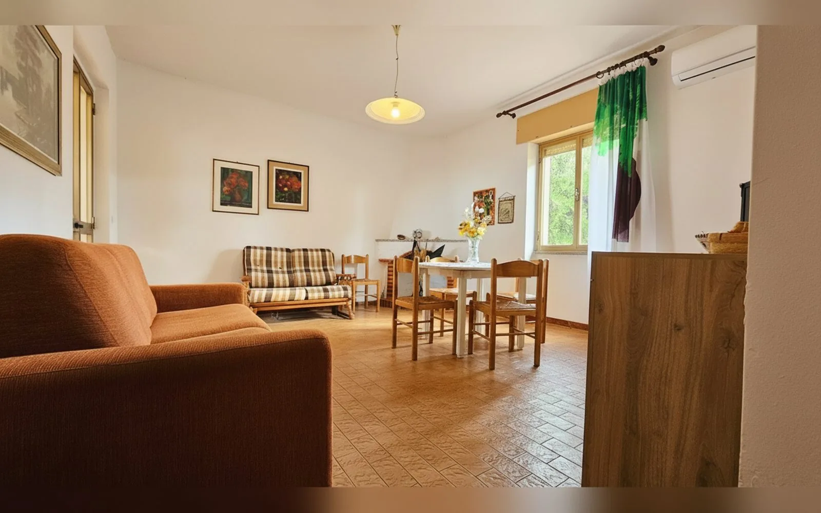 Villa Jolies, 