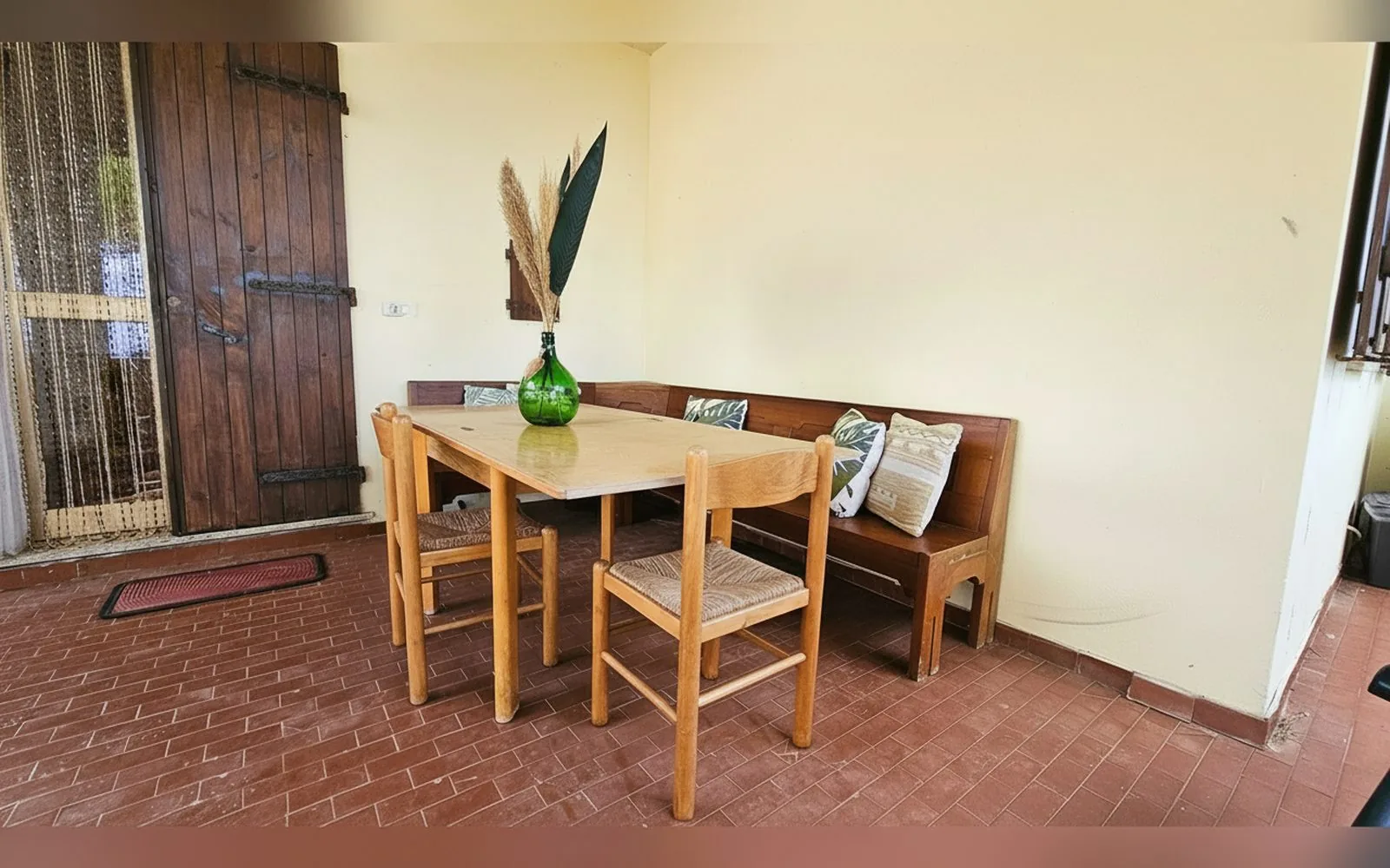 Villa Jolies, 